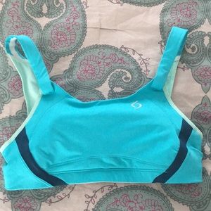 New Moving Comfort Bra. Size 34C.